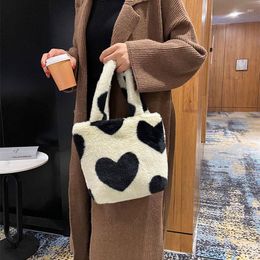 Duffel Bags Trend Handbags Large Capacity Bucket Shoulder Fashion Women Plush Bag Simple Cute Tote Travel Purses