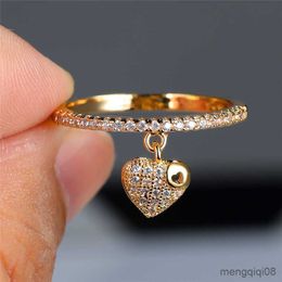 Band Rings Luxury Female Crystal Heart Pendant Ring Trendy Gold Silver Colour Engagement Charm White Zircon Wedding For Women