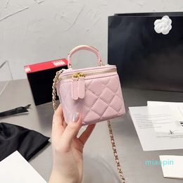 Designer Women Crossbody Bags with Metal Handle 2023 Classic Mini Portable Box Cosmetic Lipstick Bag Sheepskin Handbags Totes Fashion Golden Ball Chain Mirror