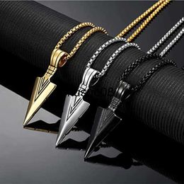 Pendant Necklaces Fashion Men's Black Arrow Necklace Gold Plated Jewellery Triangular Arrow Pendant Necklaces for Men Hip Hop Paty Anniversary Gift J230601