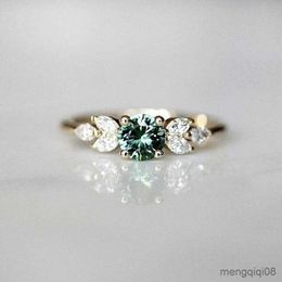 Band Rings Classic Gold Colors Emerald Ring for Women Gorgeous Metal Inlaid Stones Flower Engagement Wedding Jewelry
