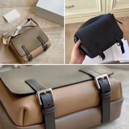 Luxury designer mens crossbody messenger bags envelope flap bag womens shoulder bag handbags totes satchels purses