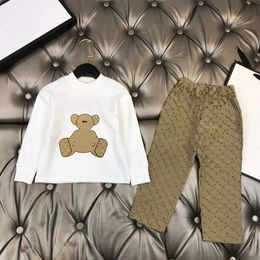 Kid Designer Sets Baby Set 2PICS KINDER KOUBLE CHRITHEN TODDLER T SHIMME KOMMEISE Jungen Mädchen Tracksuits Kurzärmel -Anzüge heißes Luxus -Sommer -Shirt 2023