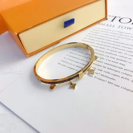 New Style Bracelets Women Bangle Designer Pendants Letter Jewelry Faux Leather 18K Gold Plated Stainless steel Wristband Cuff Fashion Jewelry Accessories Y23089