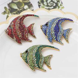 Pins Brooches Glittering diamond tropical fish belly suitable for female fashion animal label pin 3 colors shiny cute badge jewelry accessories G230529