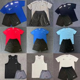 Mens Tracksuits Tech Sweat Suit Designer Tracksuit Shirts Shorts 2 피스 여성 Fiess Suit N Print 빠른 건조 및 통기성 스포츠웨어 대형 크기