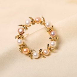 Pins Brooches Women's white crystal pearl round suitable for women luxurious yellow gold alloy plant lace safety pin G230529