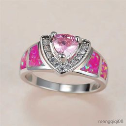 Band Rings Cute Female Pink Triangle Crystal Ring Charm Silver Colour Wedding For Women Luxury Bride Big Engagement