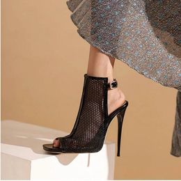 Sandali sexy con tacco alto scarpe da donna estate nuova moda tacchi a spillo da donna scarpe da festa bianche e nere da donna in rete.