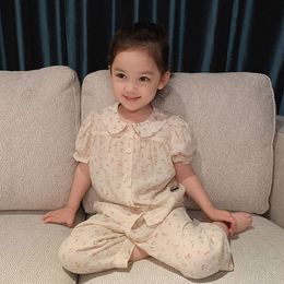 パジャマの子供の女の子のターンダウンカラーパジャマセットヴィンテージ幼児キッズフローラルパフスリーブパジャマセットスリープラウンジワーチルドレンズ衣料230601