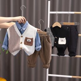Baby Jungen Kleidung Sets 2023 Frühling Kleinkind Infant Kleidung Kinder Cartoon Gestrickte Weste Hemd Hosen 3 Stück Anzug Kinder Outfits