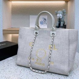 Classics Women's Luxury Hand Embroidered Pearl Beach Bag Big Ladies Small Backpacks Canvas Chain Backpack Evening Handbags OCG3