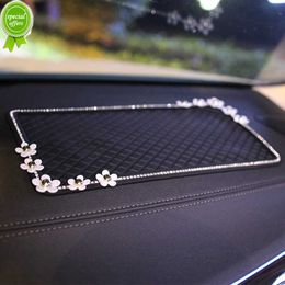 New Diamond Crystal Daisy Flower Silicone Anti-Slip Mat Pad for Mobile Phone GPS Car Accessories Sticky Car Non Slip Pads 30x15cm