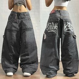 Jeans da donna Ricamo Graffiti Anime Retro Vita alta Gamba larga Pantaloni da donna larghi e dritti in denim con straccio casual 230531