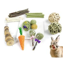 Toys 31Pcs Bunny Chew Toys Hay Treats Timothy Balls Bamboo Sticks Twigs Wood Blocks for Small Pets Rabbit Guinea Pig Teeth Cleaning