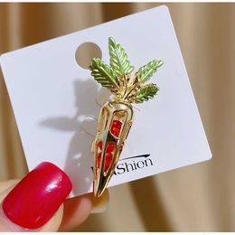 Pins Brooches Women's fashion red crystal cute carrot women's luxury gold colored zircon enamel alloy plant brooch safety pin G230529