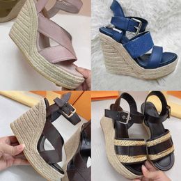 Women Straw Shoes Wedge Sandals Open Toe Gold Colour Wedge Shoes Fashion Buckle Sandal Straw Bottom Pumps Lady Calfskin Shoe Laces-up Sandal 35-41 With Box NO378