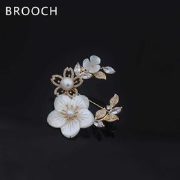 Pins Brooches Women's simple shell crystal flower luxury gold color zircon alloy plant brooch safety pin G230529