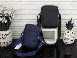 Cross Body Bag Vintage Shoulder Messenger Bags Men Women Luxury Fashion Camera Bag Designer Classic Ipod Case Purses