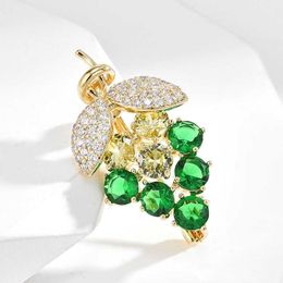 Pins Brooches Women's fashion retro green crystal grape women's luxury gold color zircon alloy plant brooch safety pin G230529