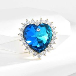Pins Brooches Women's fashion blue crystal cute love heart women's luxury gold alloy zircon brooch safety pin G230529