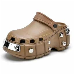 2023 Женщины мужские тапочки модные тройные S Flip Flops Beach Bool Slides Sandals Sports Punk Style River Slide Slide Foam Shoes Trainer Trainer 01