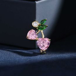 Pins Brooches Women's fashionable pink crystal heart-shaped cherry suitable for women luxurious yellow gold zircon alloy plant brooch safety pin G230529