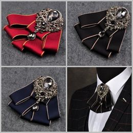 Brooches British Style Fashion Fabric Bow Tie Brooch Crystal Rhinestone Bowknot Necktie Wedding Luxulry Jewelry Gifts For Men Accessories