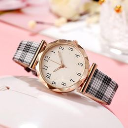 Wristwatches 2023 Women Watches Simple Vintage Small Leather Strap Casual Sports Wrist Clock Dress Feminine Wristwatch