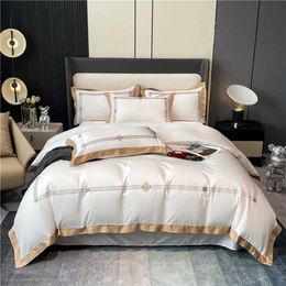 Egyptian Cotton Hotel Bedding Set Luxury 4PCS Golden Edge Stripe Embroidery Duvet Cover Bed Sheet Pillowcases Solid Colour Bedclothes Home Textile Queen King Size