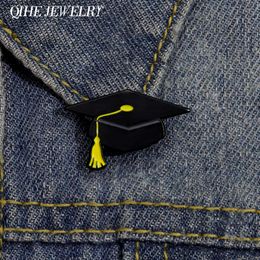 Season of Graduation Hat Enamel Pin Brooch Metal Badge Custom Lapel Bag Shirt Gift Students School Souvenir Jewellery Wholesale