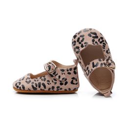 First Walkers Spring Designs äkta läder Baby Moccasins Girls Shoes Leopard Mary Jane Flats Princess grunt småbarn First Walkers 230601