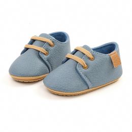 Первые ходьбы рожденные детские туфли ретро-кожаная девочка обувь для девочек многоцветная резина резиновая подошва против скольжения первые ходоки, рожденные мокасины 230601