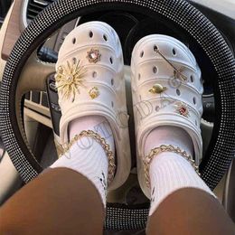 Slippers Summer Women Beach Sandals Luxury Fashion Metal Decorative Garden Shoes Clogs Girl Cute Home Flat Nursing Big Slides 220708