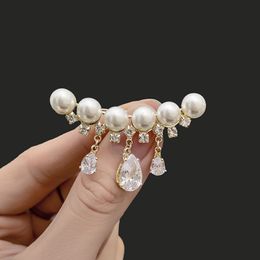 Fashion White Crystal Pearl Brooches For Women Luxury Yellow Gold Colour Rhinestones Alloy Brooch Safety Pins