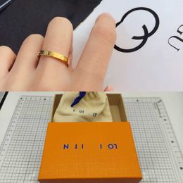 Classic Premium Wedding Rings Luxury Girls Plain Ring Designer Brand Letter Ring 18k Gold Plated Exquisite Jewellery Accessories Fashion Gifto46aj9x5