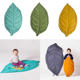 Play Mats born Baby Carpet Kid Children Room Decor Leaf Moon Blub Shape Soft Crawling Thick Play Activity Gym Play Mat Xmas Home Gifts 230601