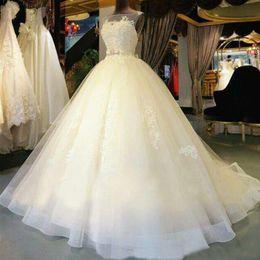 Jewel Illusion Neckline Appliques Elegant Bridal Gowns Custom Made Court Train Beautiful Ball Gowns Sleeveless Tulle Wedding Dress236O