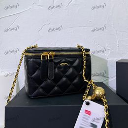 Designer Womens Makeup Bag Classic Mini Shoulder Bag With Ringer Pattern Presseable Gold Ball Handbag Crossbody Bag Gold Hardware Buckle With Mirror Makeup 16x10cm