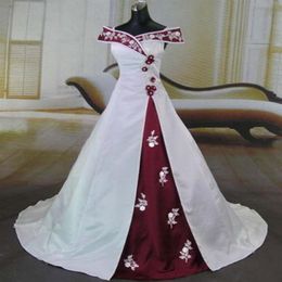 White and Red Vintage Wedding Dresses 2021 Off Shoulder Applique Satin A-line Bridal Ball Gown vestido de noiva209m