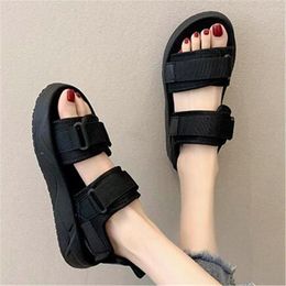 Sandals 2023 Women's Sports Summer Rubber Flats Leisure Vacation Light Foot Arch All-Match Female Students Wear Beach Shoes