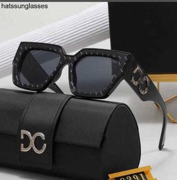 New high-end fashion sunglasses Fashion women's large frame sunglasses Outdoor tourism street photo sun proof sunglasses