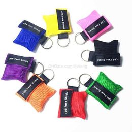 8 Colour Outdoor Gadgets Key Chain Emergency CPR Face Shields Resuscitation Face Mask CPR Pocket Masks Tactical Survival masks Alkingline