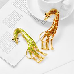 S3733 Fashion Jewellery Cartoon Giraffe Brooch For Women Metal Enamel Animal Pin Brooches