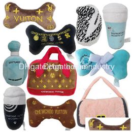 Dog Toys Chews Designs Runway Pup Collection Unique Squeaky Parody Plush Dogs Toy Bones Handbag Cup 10 Color Wholesale Dhshg