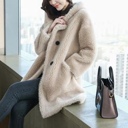 Cappotto in vera pelliccia di pelliccia Cappotti in lana naturale da donna di alta qualità con cappuccio spesso caldo elegante sciolto capispalla lungo di grandi dimensioni per le donne