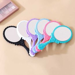 Makeup Tools European-style pattern hand-held makeup mirror portable carry-on dressing small mirror handle makeup mirror Makeup Tools J230601