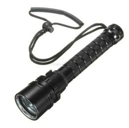 IPX8 Waterproof Professional Diving Flashlight Powerful Super bright led Scuba Diving Flashlight Diver Light LED Underwater Torch Lamp Lanterna Alkingline