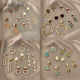 GRACE JUN 5Pairs/Set Fashion Charm Creative Pearl Clip on Earrings Cute Handmade Earrings Women's Ear Clip Cuff Earrings Jewellery