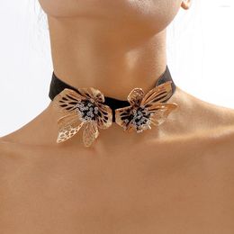 Choker Retro Gothic Velvet Handmade Flower Short Necklace For Women Elegant Sexy Black Chain Aesthetic Festival Party Jewellery